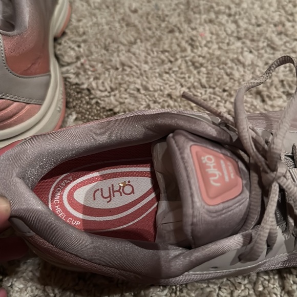 Ryka Devo plus 2 women’s sneakers size 10 M SLVR CLD color - Picture 9 of 12